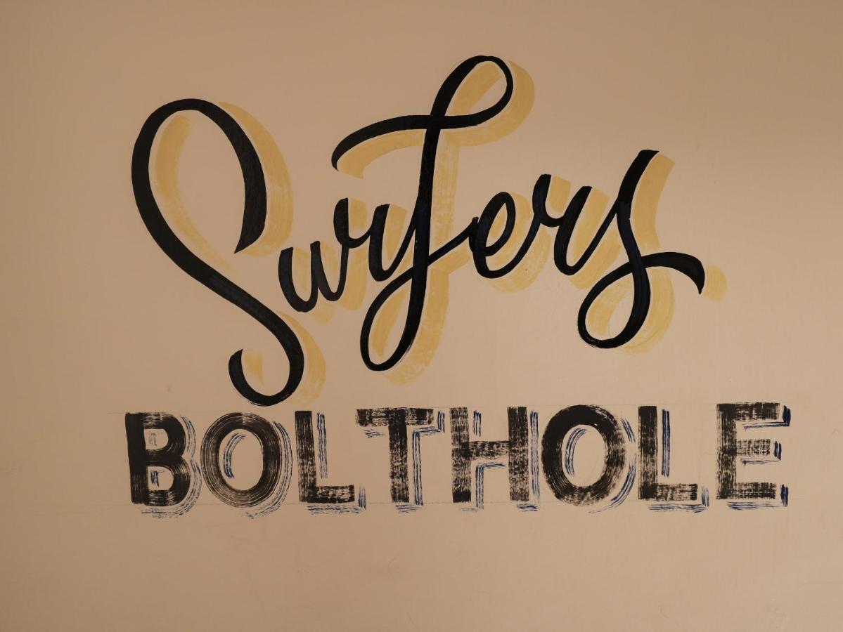 The Surfers Bolt Hole Apartment Whitby Bagian luar foto